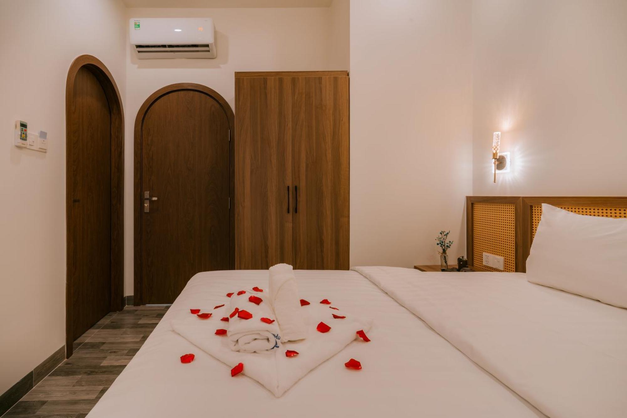 De V'Charm Hotel Dong Tac Εξωτερικό φωτογραφία